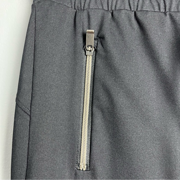 Athleta hilltop jogger 383900 black size medium two front zipper pocket EUC - Picture 11 of 12